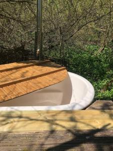 Otter Camp Private Riverside Glamping with Hot Tub