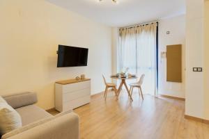 Heart of Malaga Rooftop Pool with Private Parking