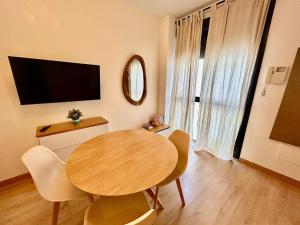 Heart of Malaga Rooftop Pool with Private Parking