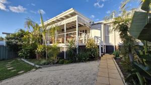 Caves Bungalow Coastal Beach Getaway