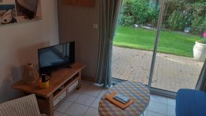 La maison bleue à la campagne à 6km de la mer