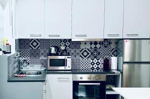 Cozy Studio in Athens Riviera, next to SNFCC