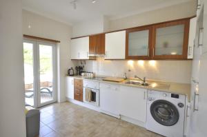 Sea Daisy Apartment, Burgau