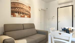 NEW! Rome Cozy Retreat - 15min Colosseum & 5min Metro - Wifi, AC