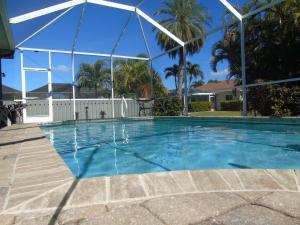 Family Friendly - Private Pool - Sleeps 10