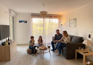 Modern apartment, pool, residence, close to port