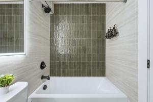 Near MetLife & NYC Spacious 2BR Apt 12