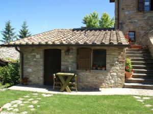 Holiday Home in Montone with Pool & Terrace