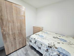 Flat 2 BGR