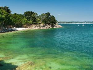 Villas Spacious Villa in Concarneau with Swimming Pool : photos des chambres