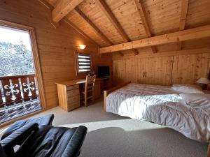 Chalet 4 chambres, 9 pers, pied des pistes, garage 2 voitures - FR-1-572-279