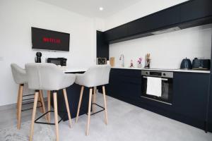 3 bedroom duplex flat Cardiff close to UHW & city centre
