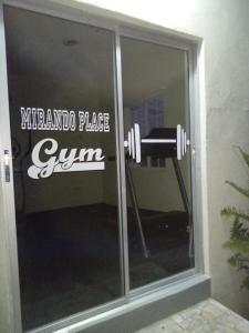 MIRANDO PLACE #8 ---BEACH ACCESS, ,POOL, HOTTUB, GYM,3 Lounges, APARTMENT #8 -Airport 10 mins