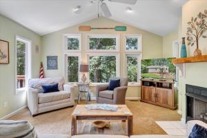 Reel Relaxed - Lakefront w Private Dock!