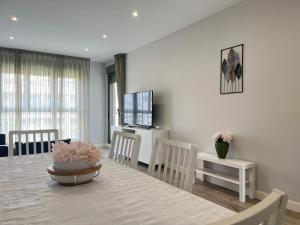 Los Álamos Breeze - 3BR Next to the Beach Apt - Free Parking - Salt Pool