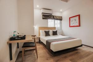 Super Townhouse 359 Begumpet Near Hyderabad Central