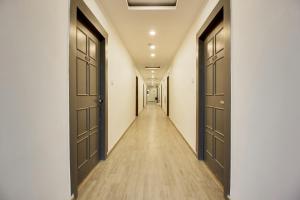 Super Townhouse 359 Begumpet Near Hyderabad Central