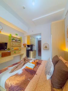 Ratanamu at Apartemen Transpark Juanda