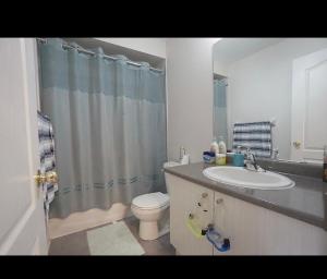 Graceful Residence 3-Bedroom Townhouse with 2 and half Baths