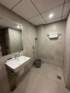 Amcorp Suites