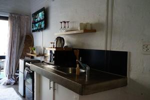 203 Maboneng Apartment at Craftsmanship with Wi-Fi