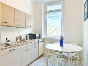 2-Z Apartment N4 für 5 Pers, 3 EZ und 1DB Top Lage, Nähe HBF, Messe DUS