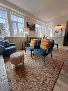 Three Peaks Getaway 2 bedrooms & 2 bath-sleeps 6