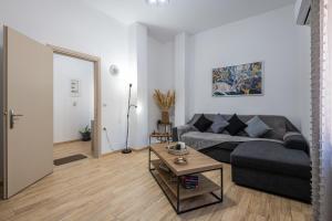 Spacious and Bright Kos Home