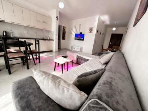 Emmy Apartments