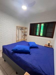 Entre Três Praias - Enseada 200m, Perequê Mirim 200m, Sta Rita 300m, Com Ar Condicionado e Churrasqueira