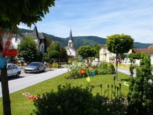 Maisons de vacances Huge Holiday Home in Lotharingen with Private Swimming Pool : photos des chambres