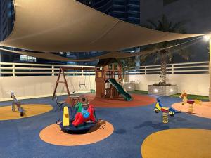 2BR Sea View Apartment 5 Min Walk to Beach