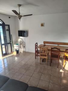 Casa de temporada na enseada para 12 pessoas