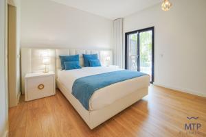 Vila Cascata by MTPhomes