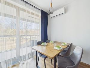 Białej Floty 4 Apartment with Balcony & AC by Solarento