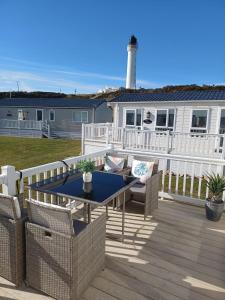 B17 SilverSands Escape