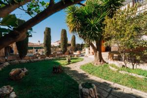 "The Chill Inn" Pool, Garden, BBQ & Chill areas