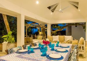 Villa, 30 metres from beach, Diani