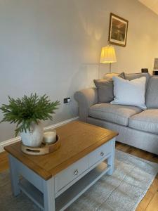 Lakefront Lodge with Hot Tub - Muscovy Lodge