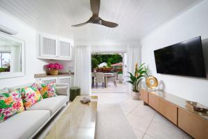 Glitter Bay Apartment 104