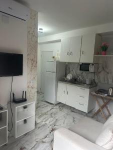 Apartamento inteiro de 1 dorm com ar na mooca frente faculdade e comércios