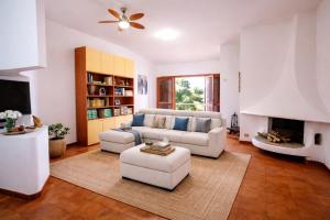 Sea front Villa with beautiful sunsets