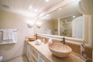 Glitter Bay Apartment 104