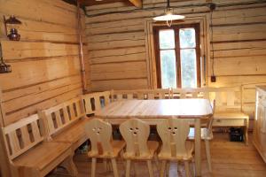 Bacówka w sercu gór - dom z bali w Gorcach