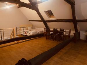 Le Gîte de Puiseaux Demeure de Prestige avec Jardin et Garage