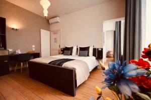 DEUXHOMMES Boutique B&B Massage&Spa