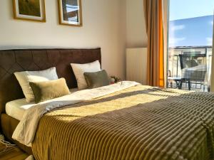 Ospitalier City Clover - 2 king beds, free undgrd parking, 2bath