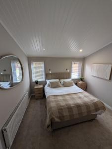 Luxury Hot Tub 3 Bedroom Lodge - Lake Windermere