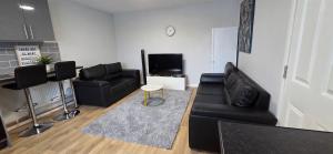 Reardon near warwick hospital, free parking, fast wifi, sleeps 5