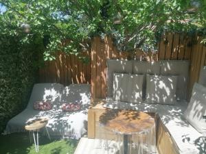 Une Clé Pour Deux - Chambre romantique avec Patio & Spa privatifs